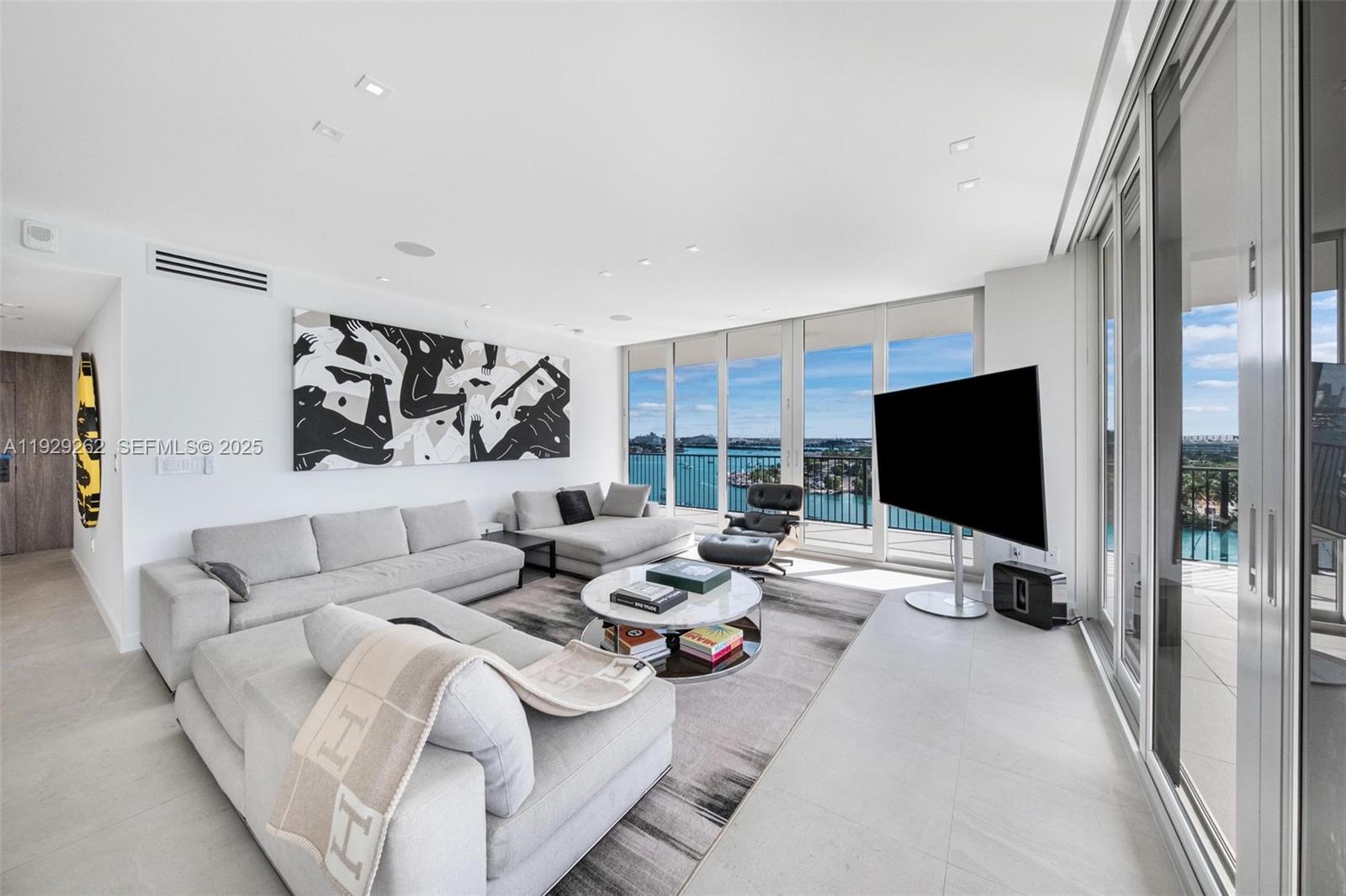 1000 Venetian Way #1004 Miami, FL 33139