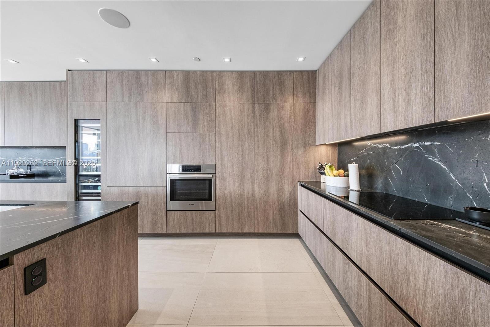 1000 Venetian Way #1004 Miami, FL 33139