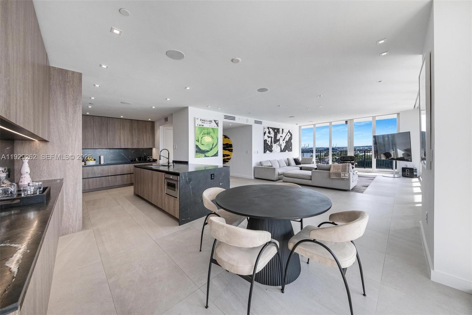 1000 Venetian Way #1004 Miami, FL 33139