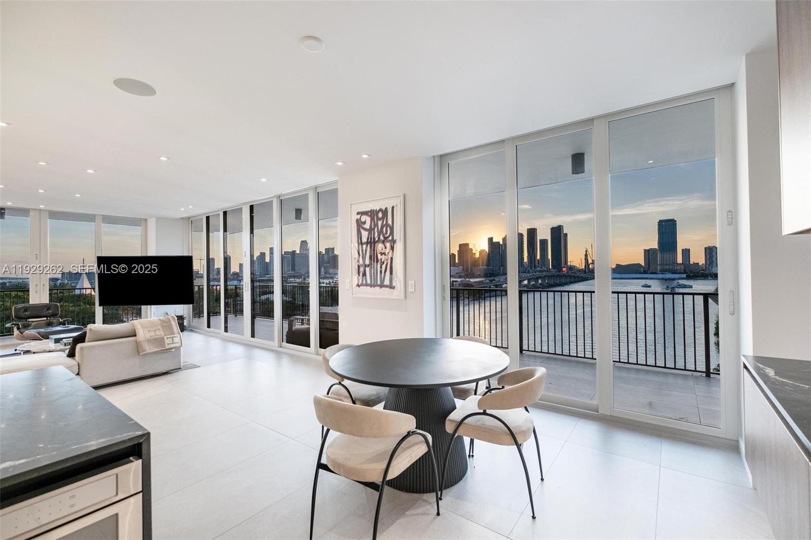 1000 Venetian Way #1004 Miami, FL 33139