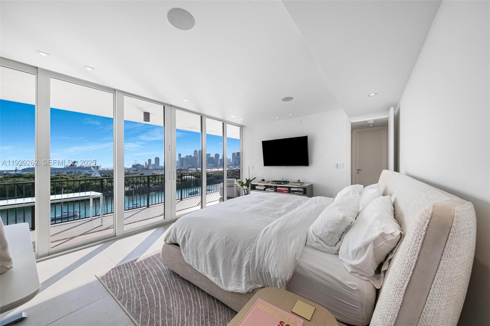 1000 Venetian Way #1004 Miami, FL 33139