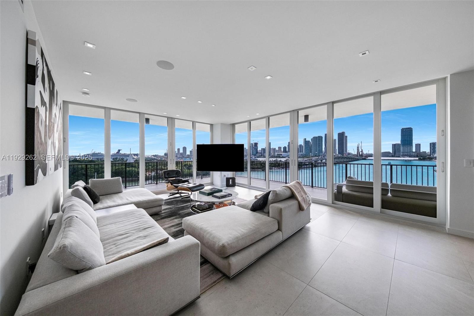 1000 Venetian Way #1004 Miami, FL 33139