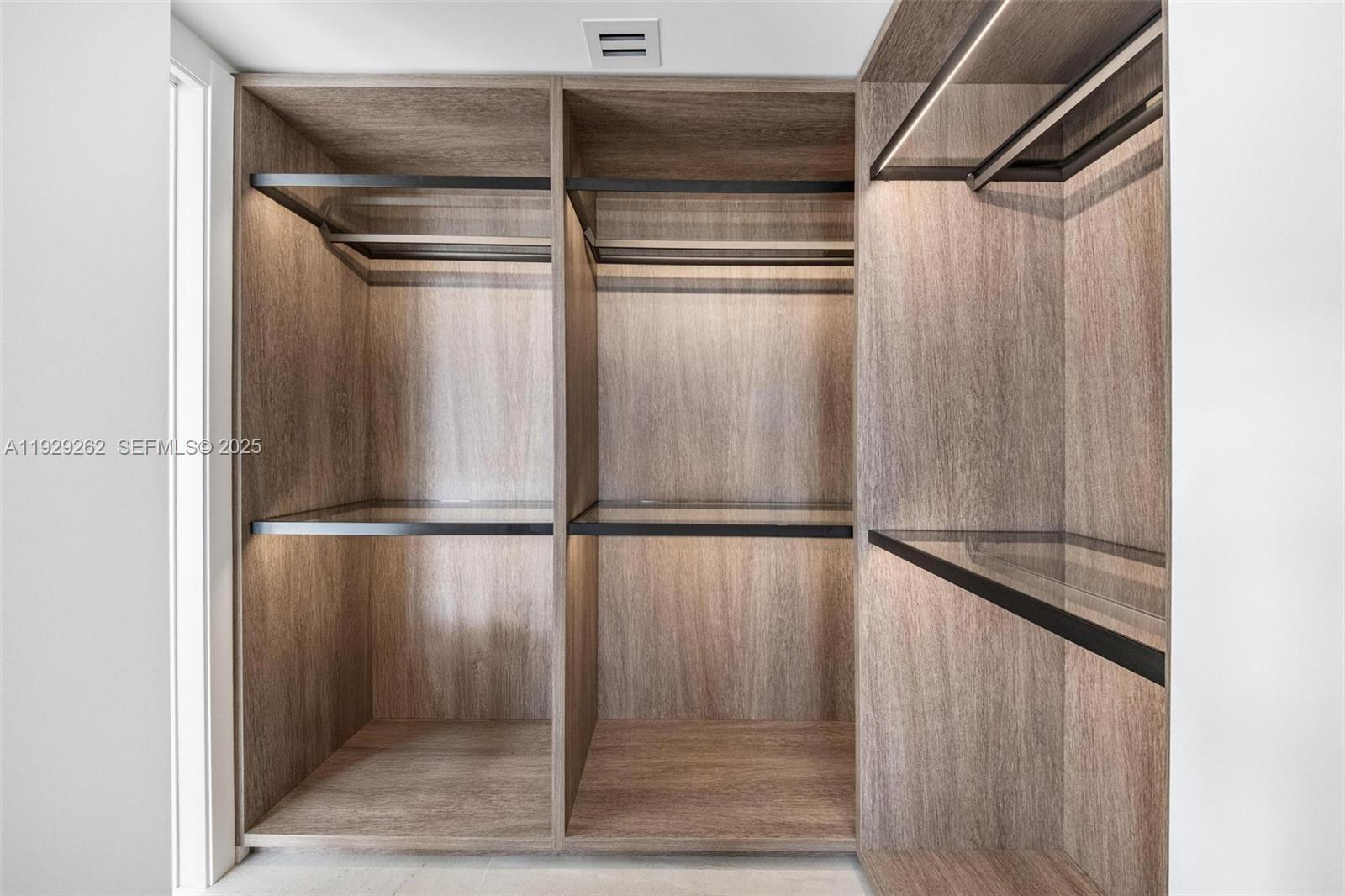 1000 Venetian Way #1004 Miami, FL 33139