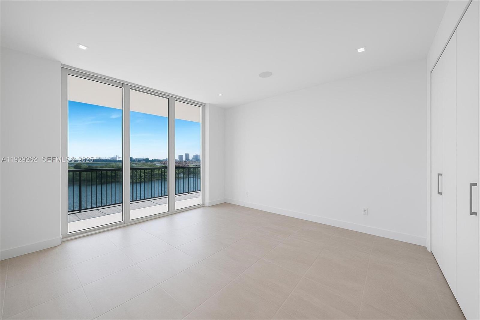 1000 Venetian Way #1004 Miami, FL 33139