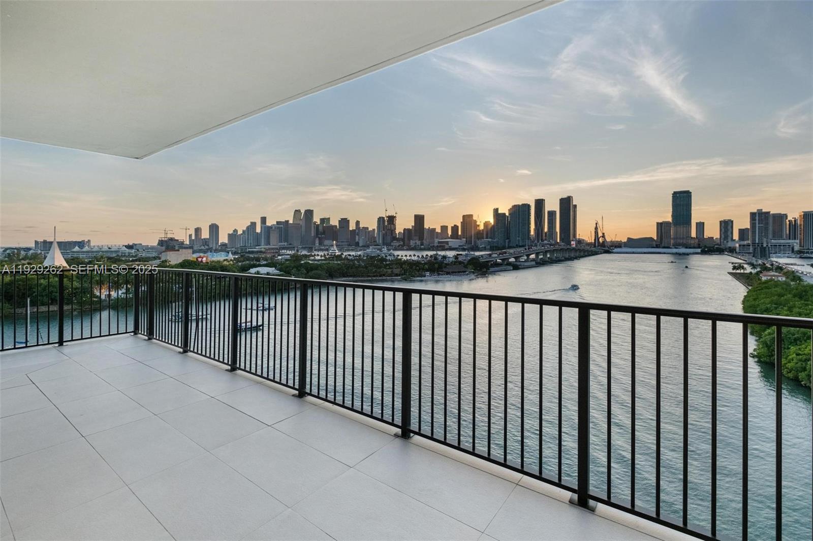 1000 Venetian Way #1004 Miami, FL 33139