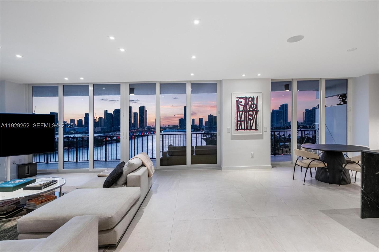 1000 Venetian Way #1004 Miami, FL 33139