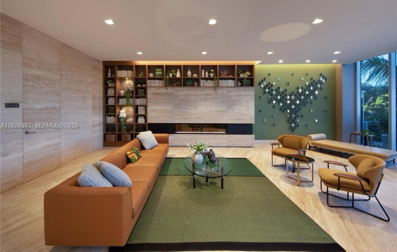 16385 Biscayne Blvd #301 North Miami Beach, FL 33160