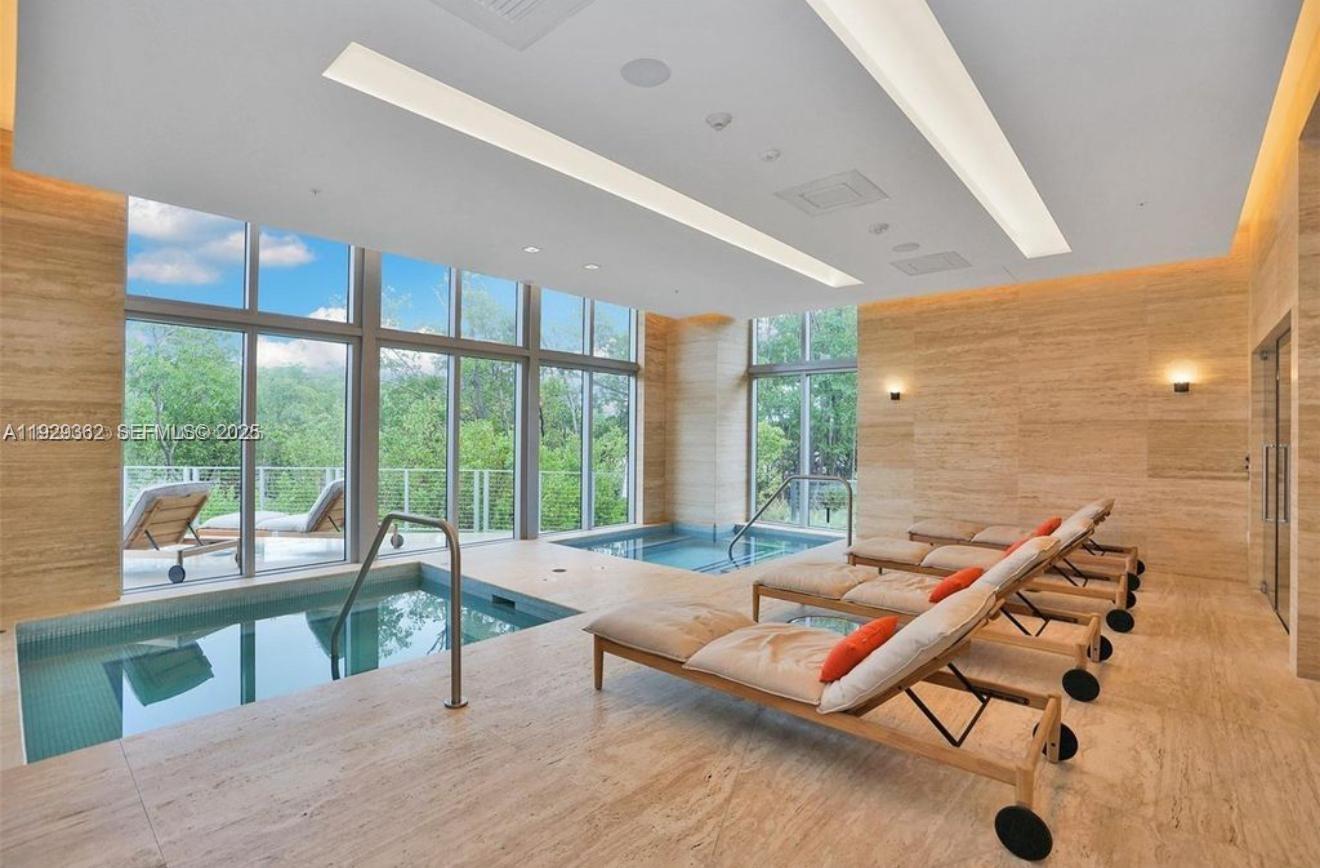 16385 Biscayne Blvd #301 North Miami Beach, FL 33160