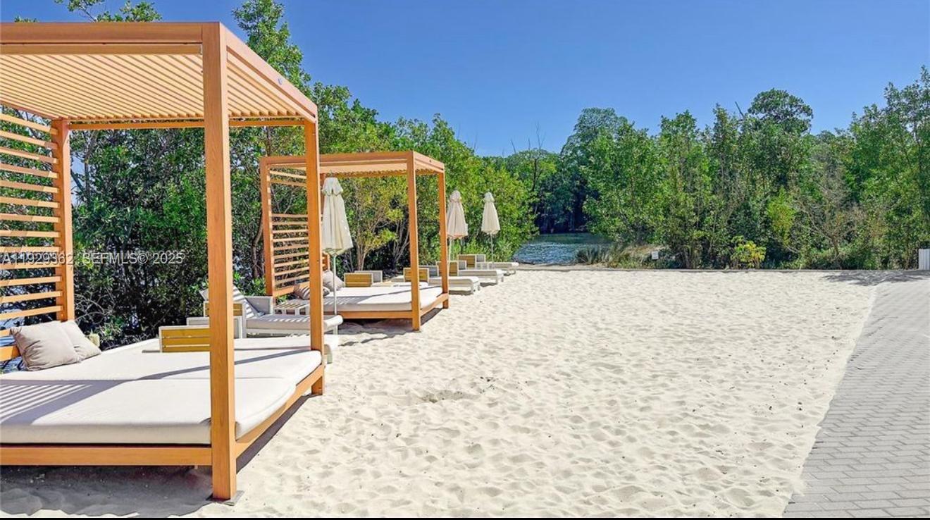 16385 Biscayne Blvd #301 North Miami Beach, FL 33160