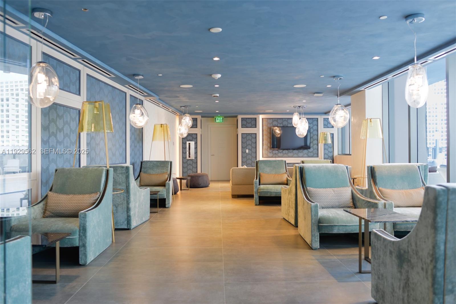 1000 Brickell Plz #3208