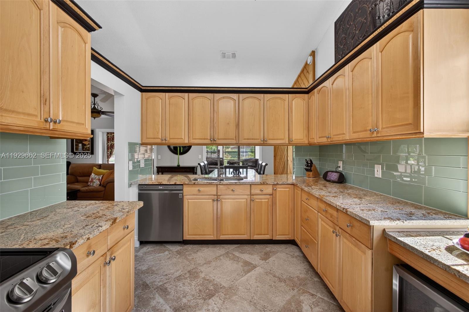 135 Rosewood Cir Jupiter, FL 33458