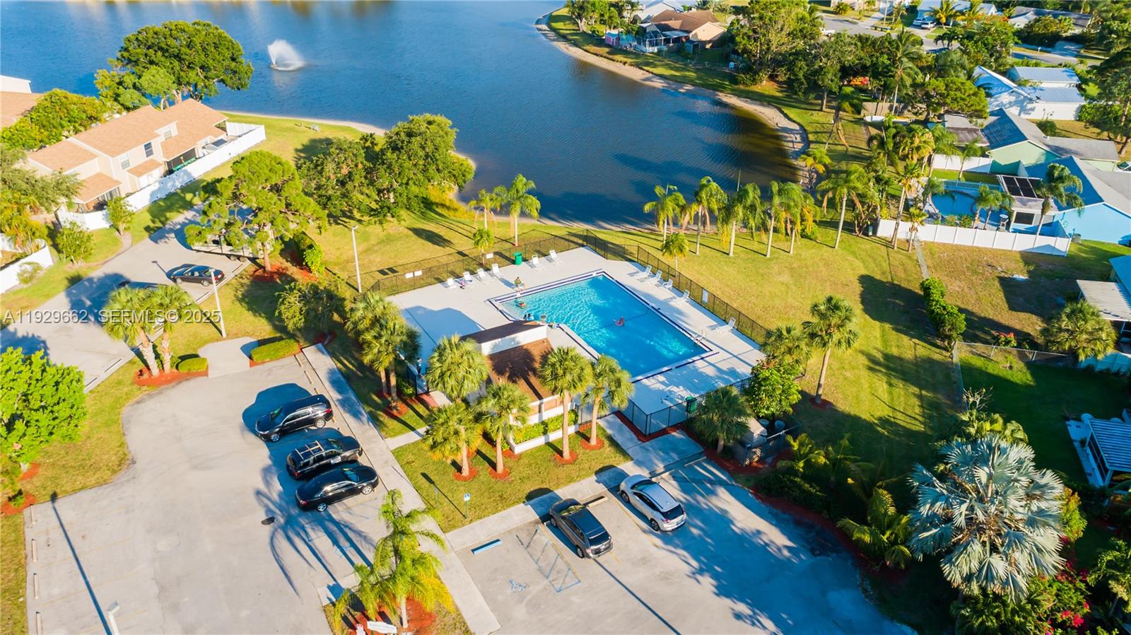 135 Rosewood Cir Jupiter, FL 33458