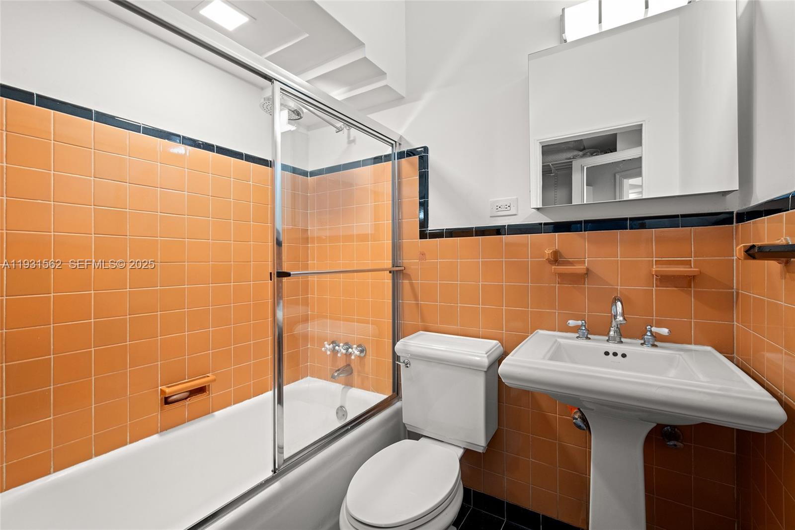 2421 Lake Pancoast Dr #5C Miami Beach, FL 33140