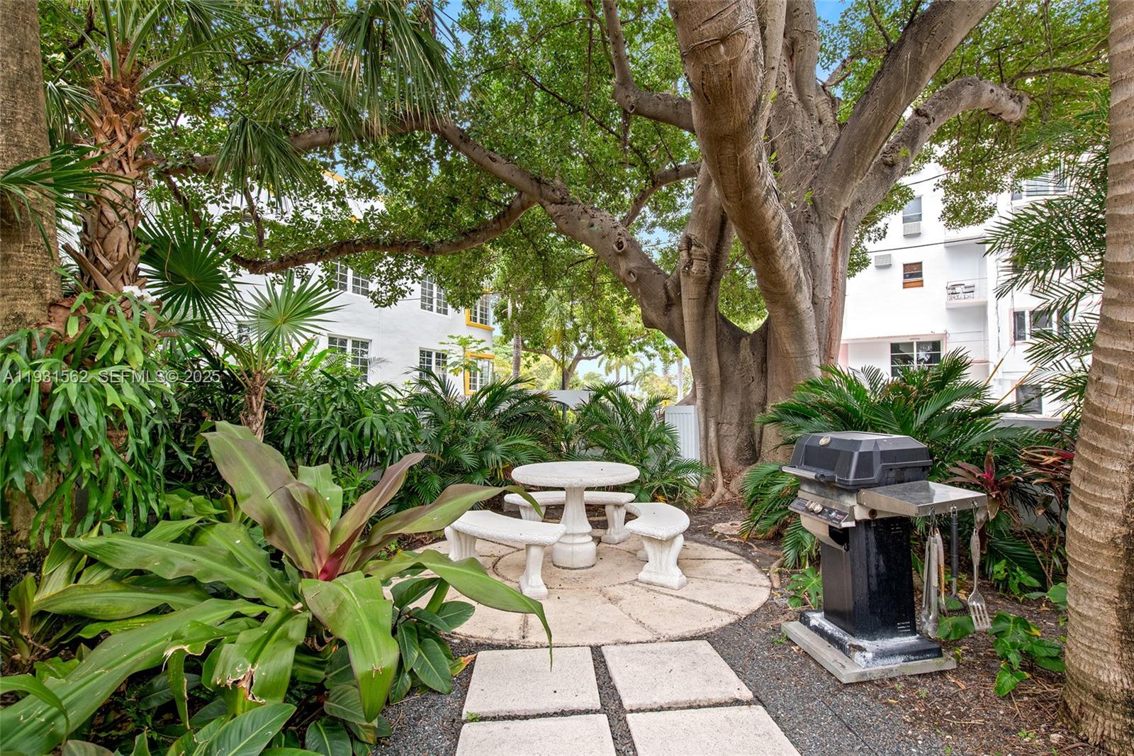 2421 Lake Pancoast Dr #5C Miami Beach, FL 33140