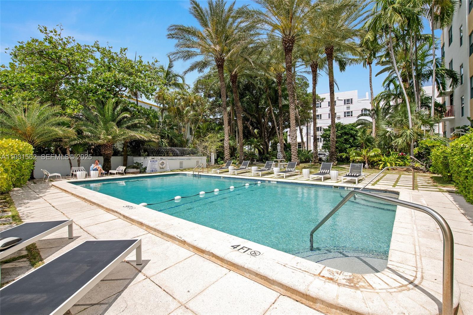 2421 Lake Pancoast Dr #5C Miami Beach, FL 33140
