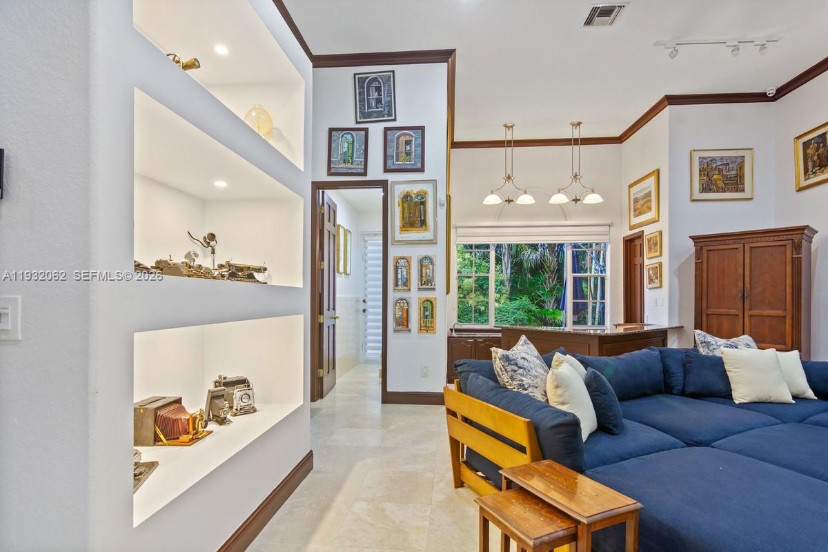 11825 S Mitchell Manor Cir Pinecrest, FL 33156