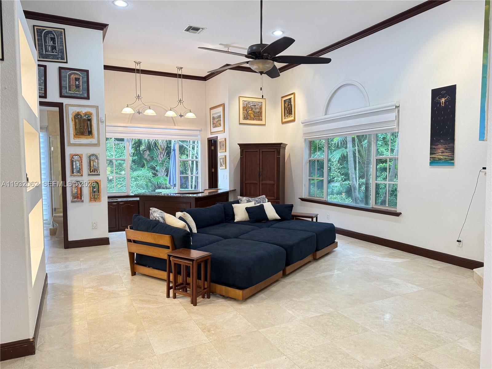 11825 S Mitchell Manor Cir Pinecrest, FL 33156