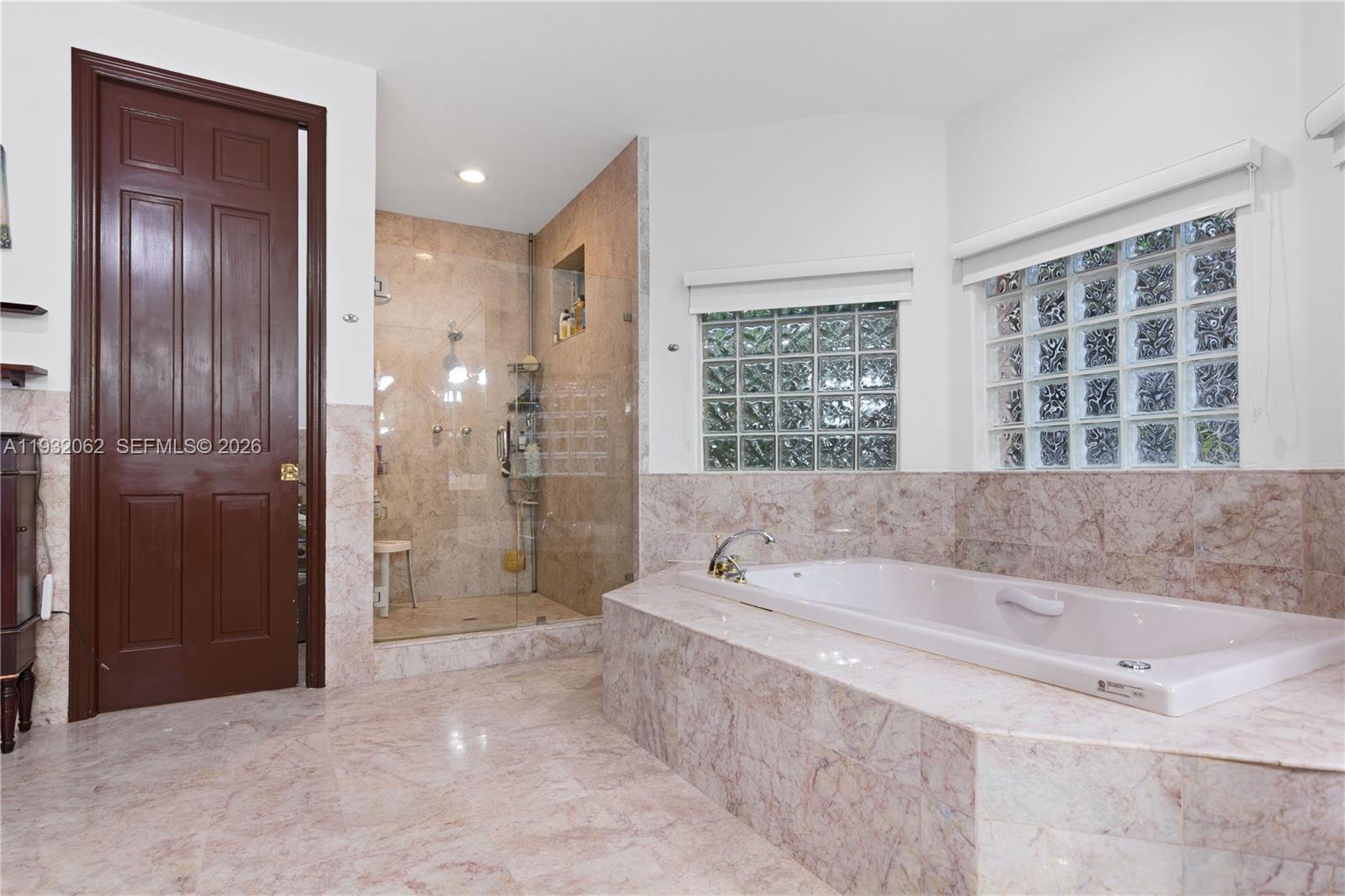 11825 S Mitchell Manor Cir Pinecrest, FL 33156