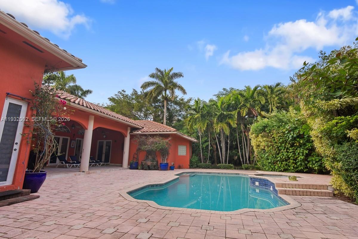 11825 S Mitchell Manor Cir Pinecrest, FL 33156