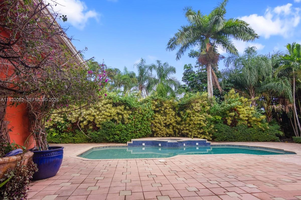 11825 S Mitchell Manor Cir Pinecrest, FL 33156