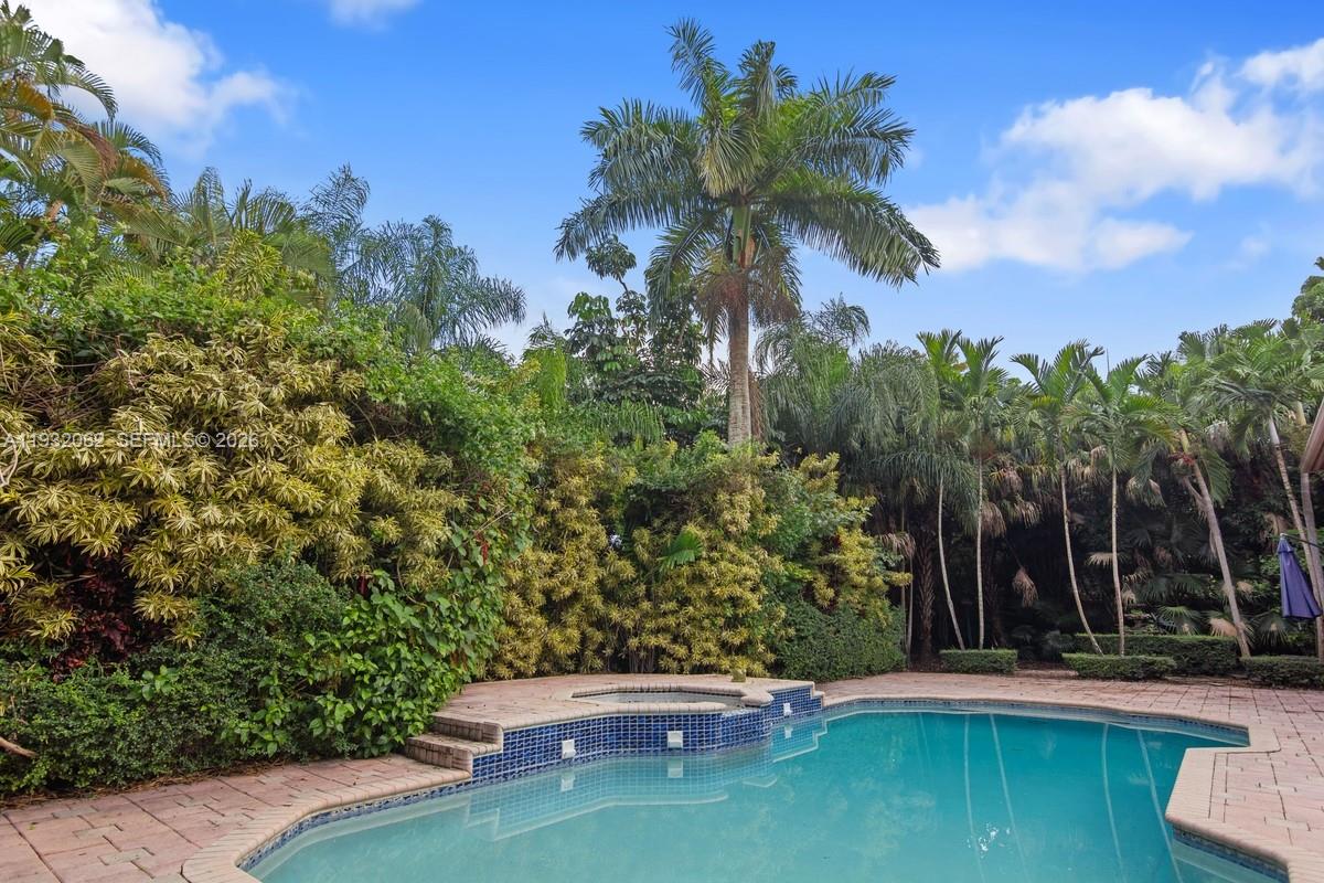 11825 S Mitchell Manor Cir Pinecrest, FL 33156