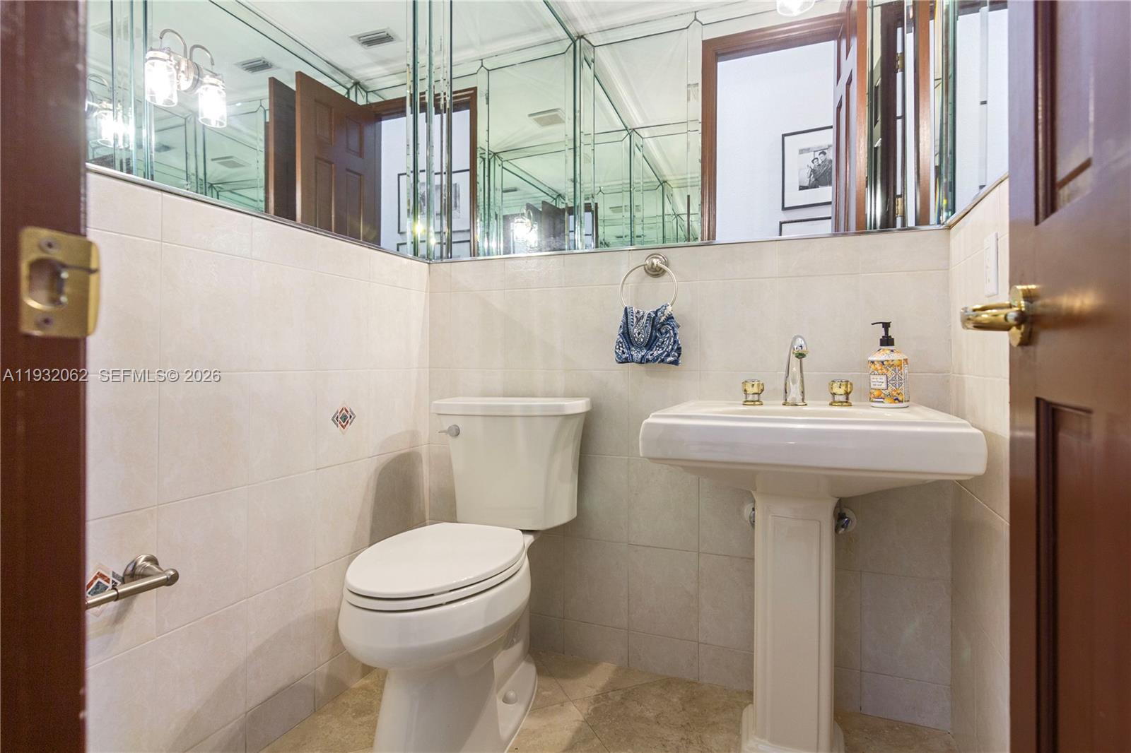 11825 S Mitchell Manor Cir Pinecrest, FL 33156