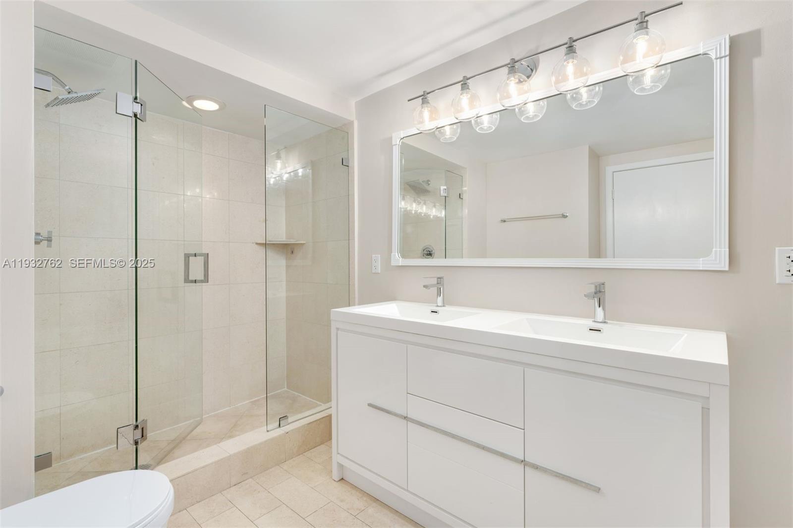 1111 SW 1st Ave #721-N Miami, FL 33130