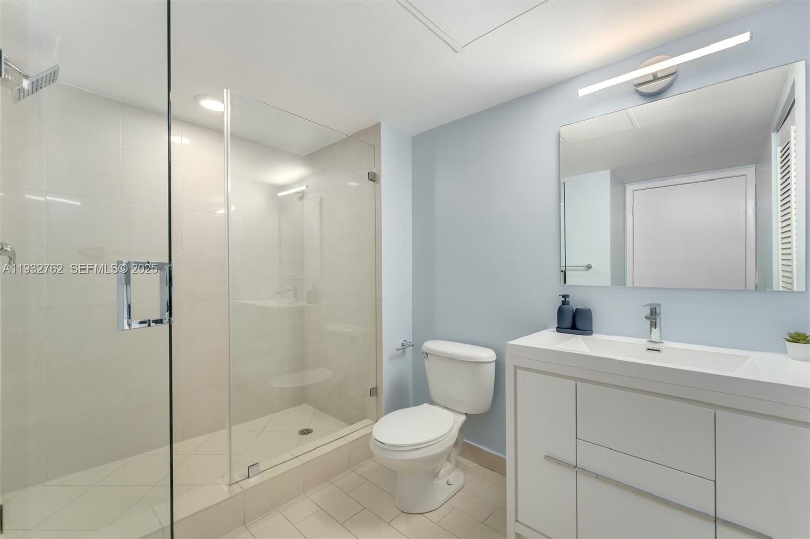 1111 SW 1st Ave #721-N Miami, FL 33130