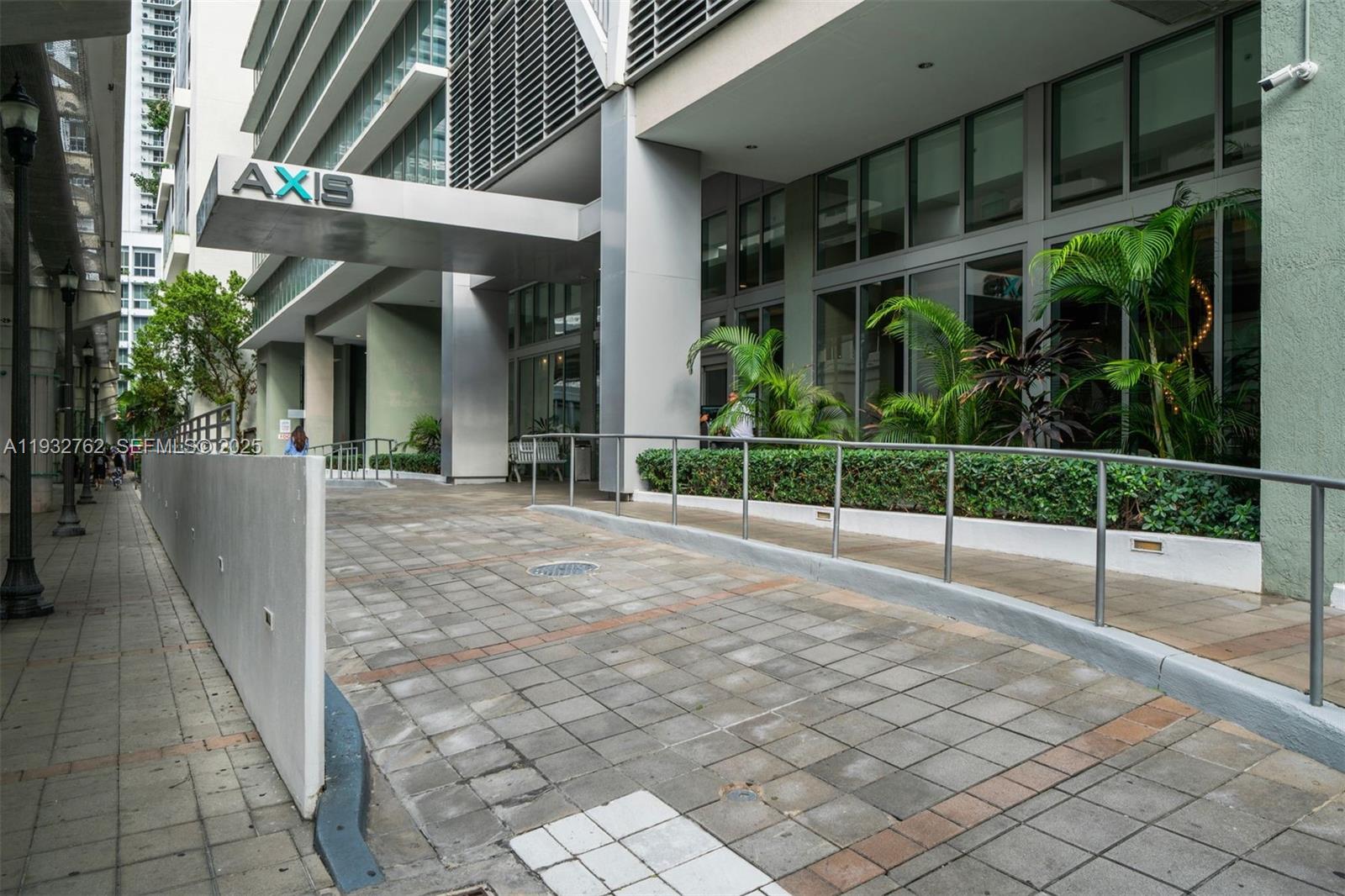 1111 SW 1st Ave #721-N Miami, FL 33130