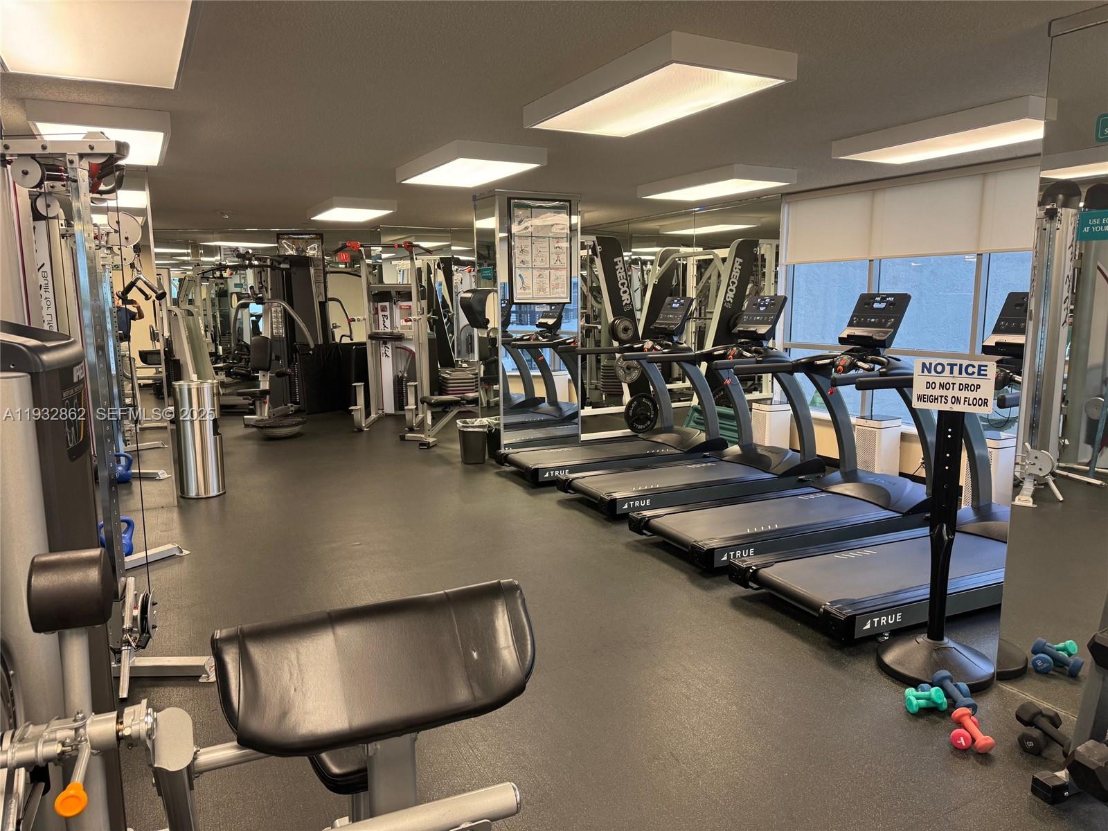 3530 Mystic Pointe Dr #1212 Aventura, FL 33180