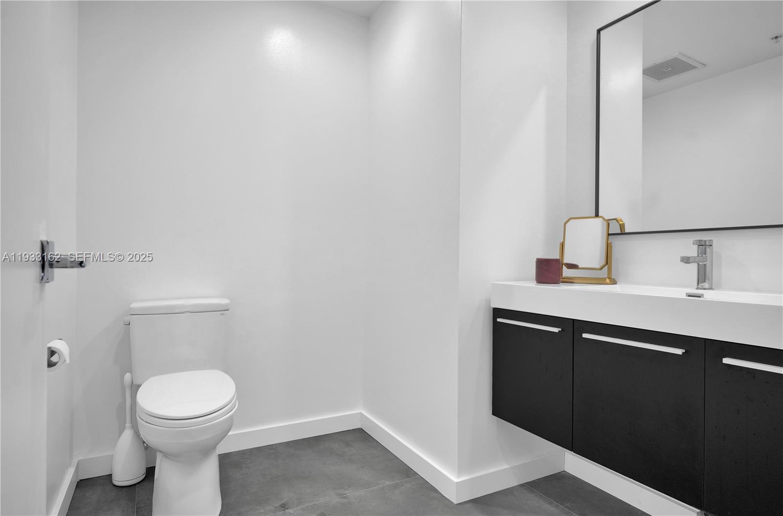 3470 E Coast Ave #H0606 Miami, FL 33137