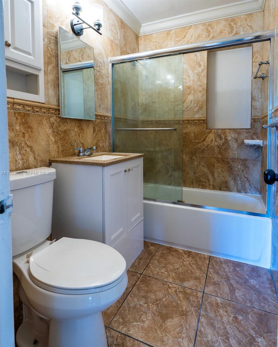 1265 NE 142nd St North Miami, FL 33161