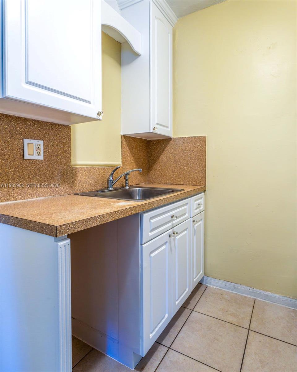 1265 NE 142nd St North Miami, FL 33161