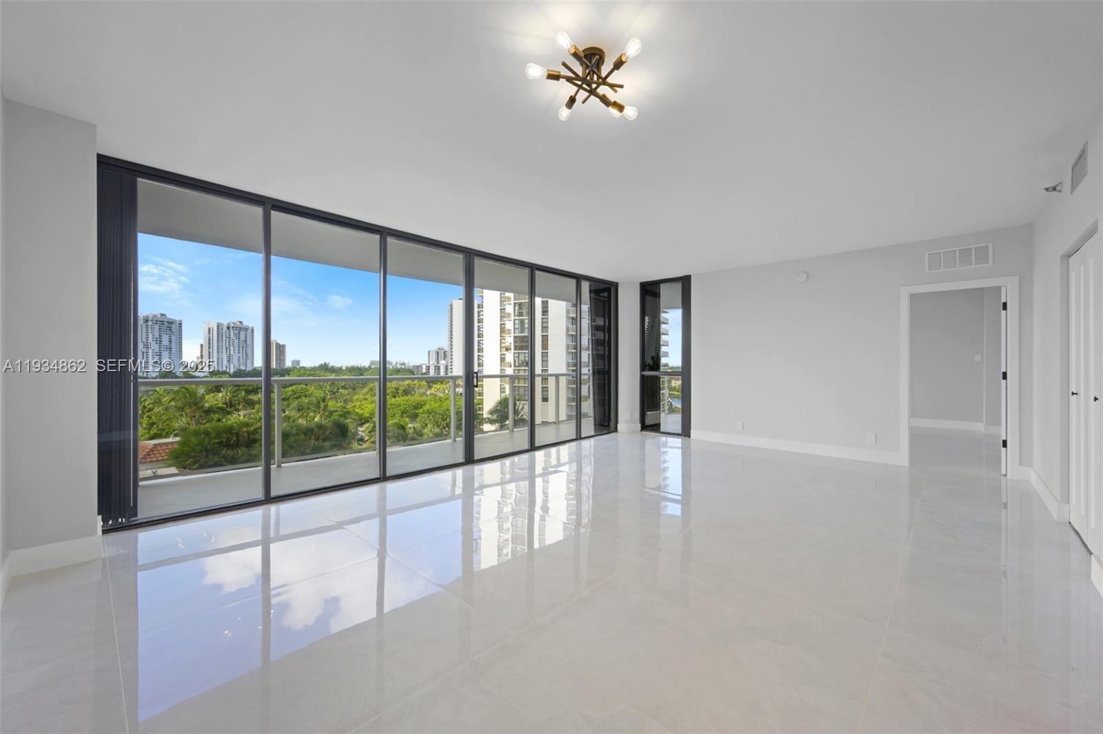 20281 E Country Clb Dr #501 Aventura, FL 33180