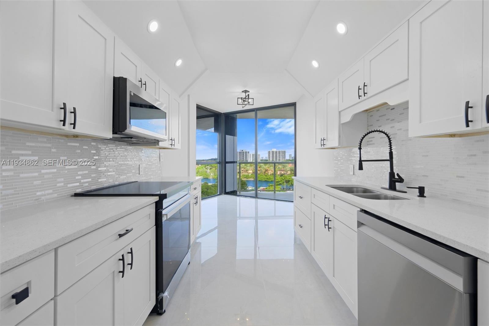 20281 E Country Clb Dr #501 Aventura, FL 33180