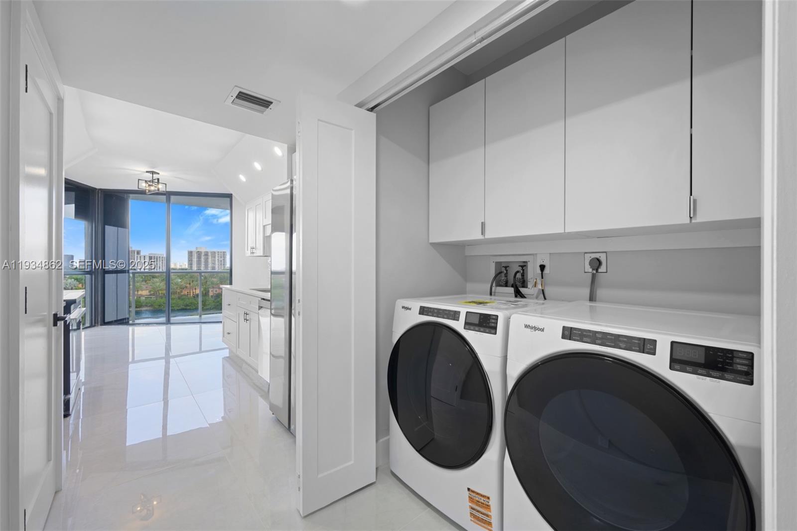 20281 E Country Clb Dr #501 Aventura, FL 33180