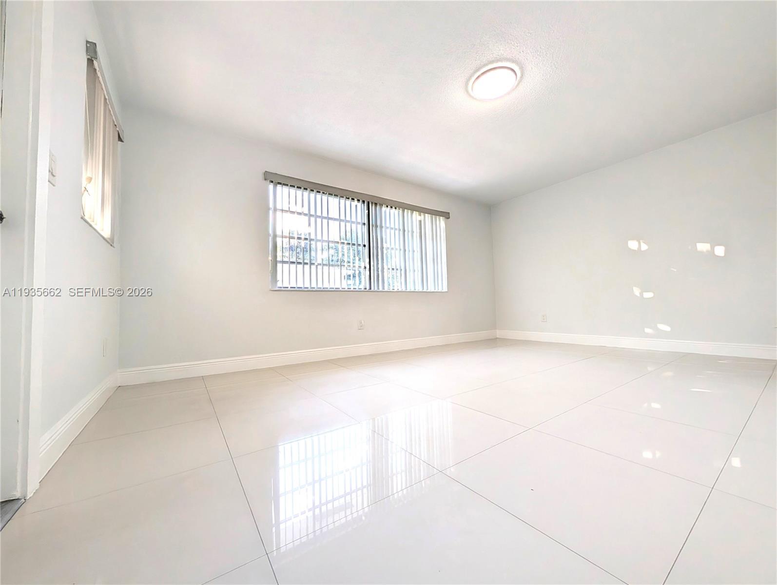 512 SW 7th St #1-4 Hallandale Beach, FL 33009