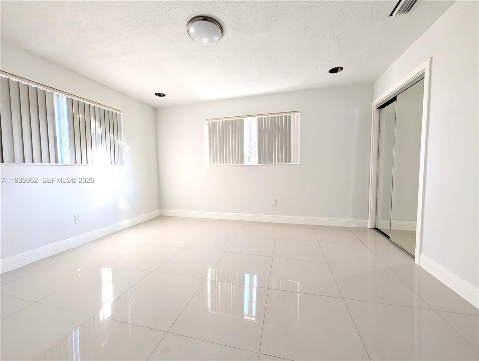 512 SW 7th St #1-4 Hallandale Beach, FL 33009
