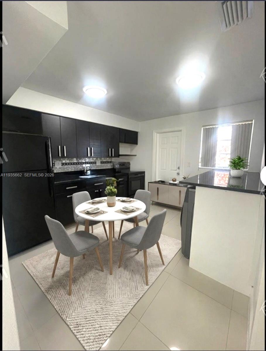 512 SW 7th St #1-4 Hallandale Beach, FL 33009