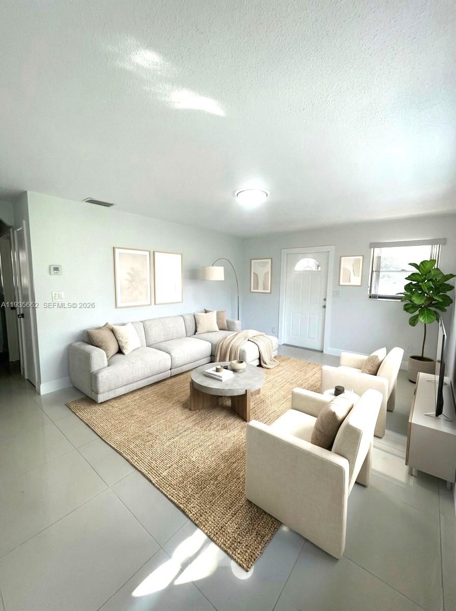 512 SW 7th St #1-4 Hallandale Beach, FL 33009