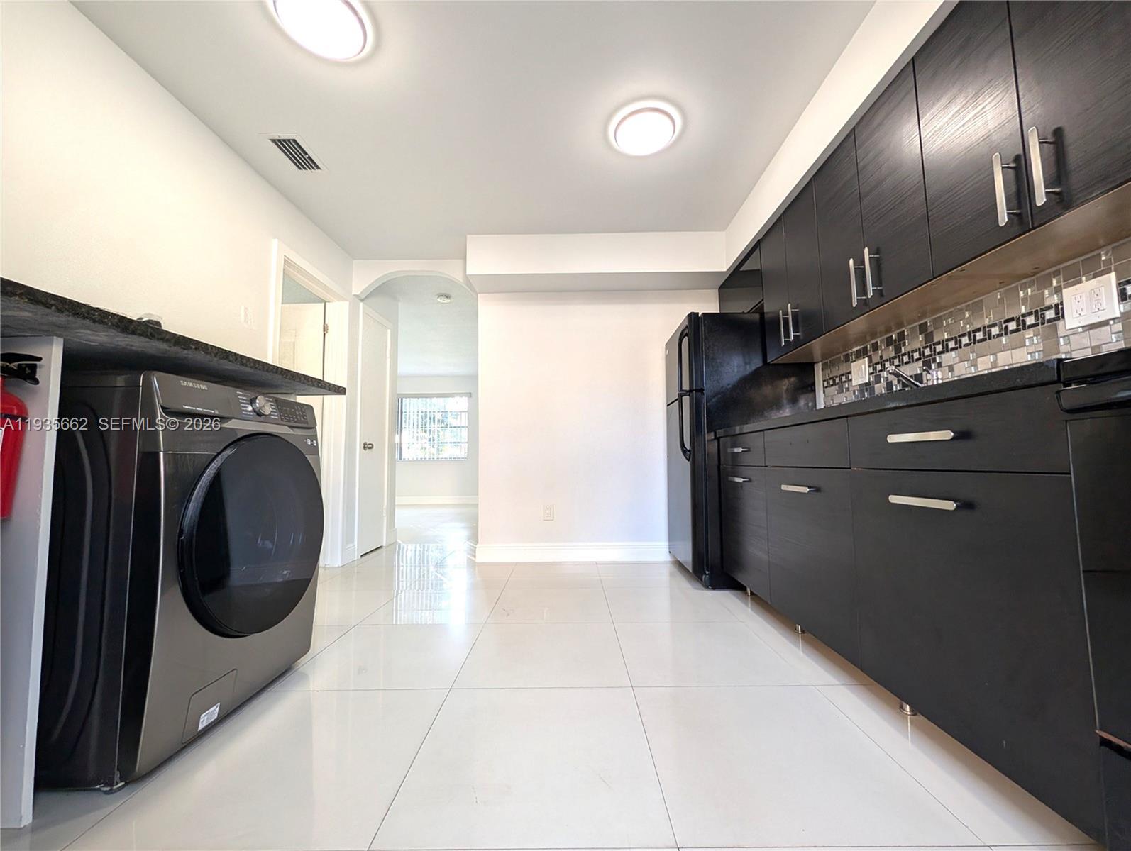 512 SW 7th St #1-4 Hallandale Beach, FL 33009