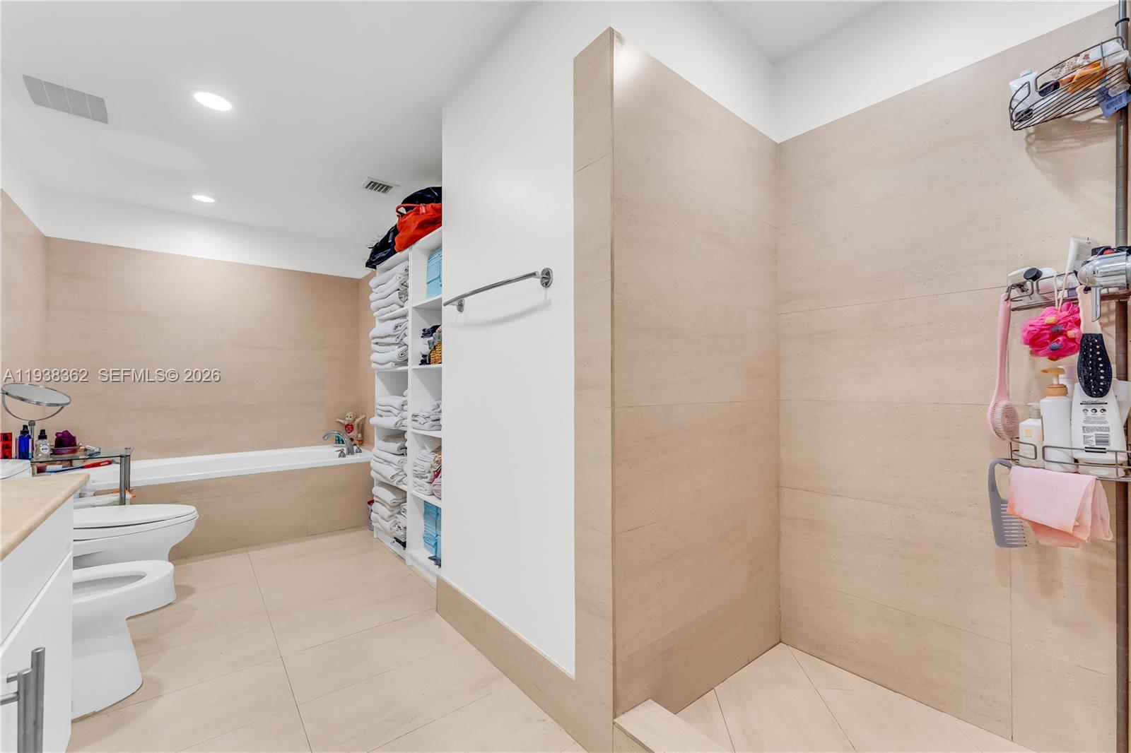 7929 West Dr #702 North Bay Village, FL 33141