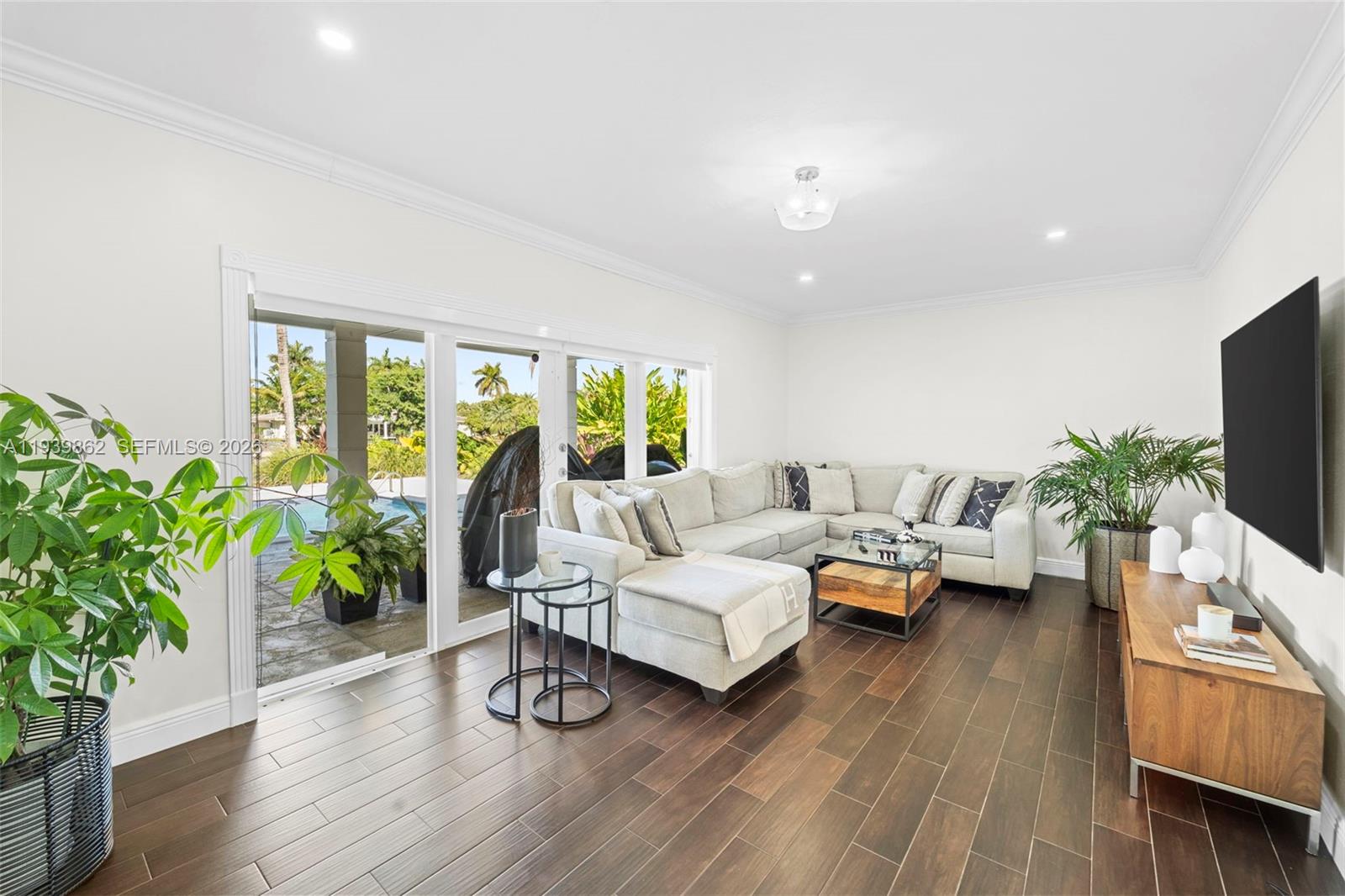 7221 SW 110th Ter Pinecrest, FL 33156