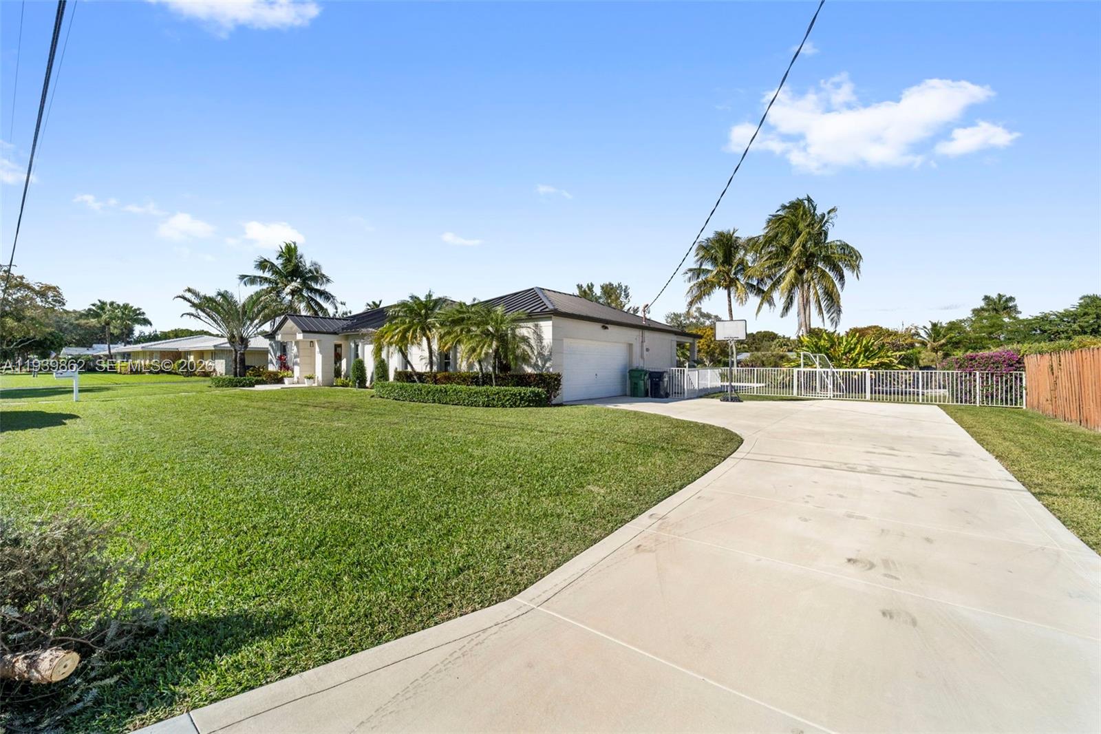 7221 SW 110th Ter Pinecrest, FL 33156