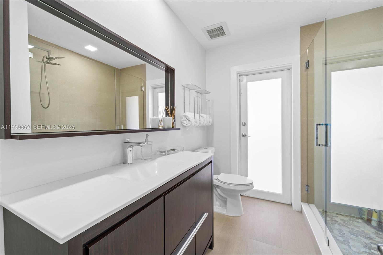 7221 SW 110th Ter Pinecrest, FL 33156