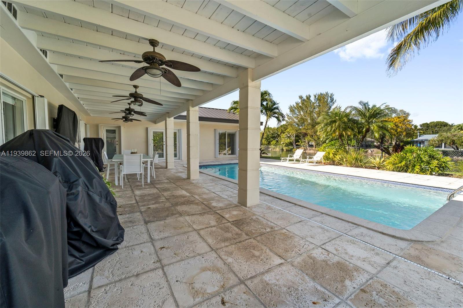 7221 SW 110th Ter Pinecrest, FL 33156