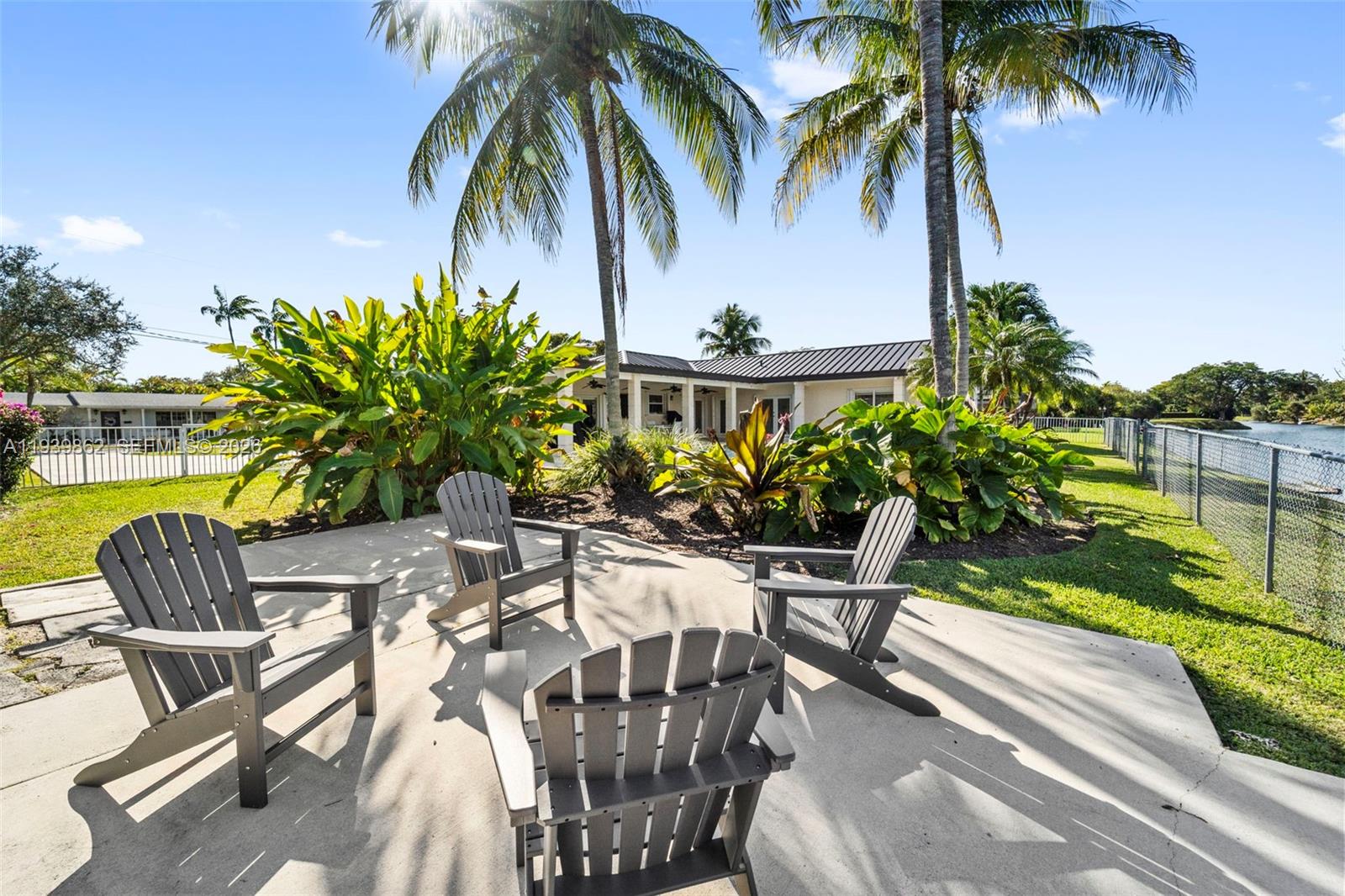 7221 SW 110th Ter Pinecrest, FL 33156