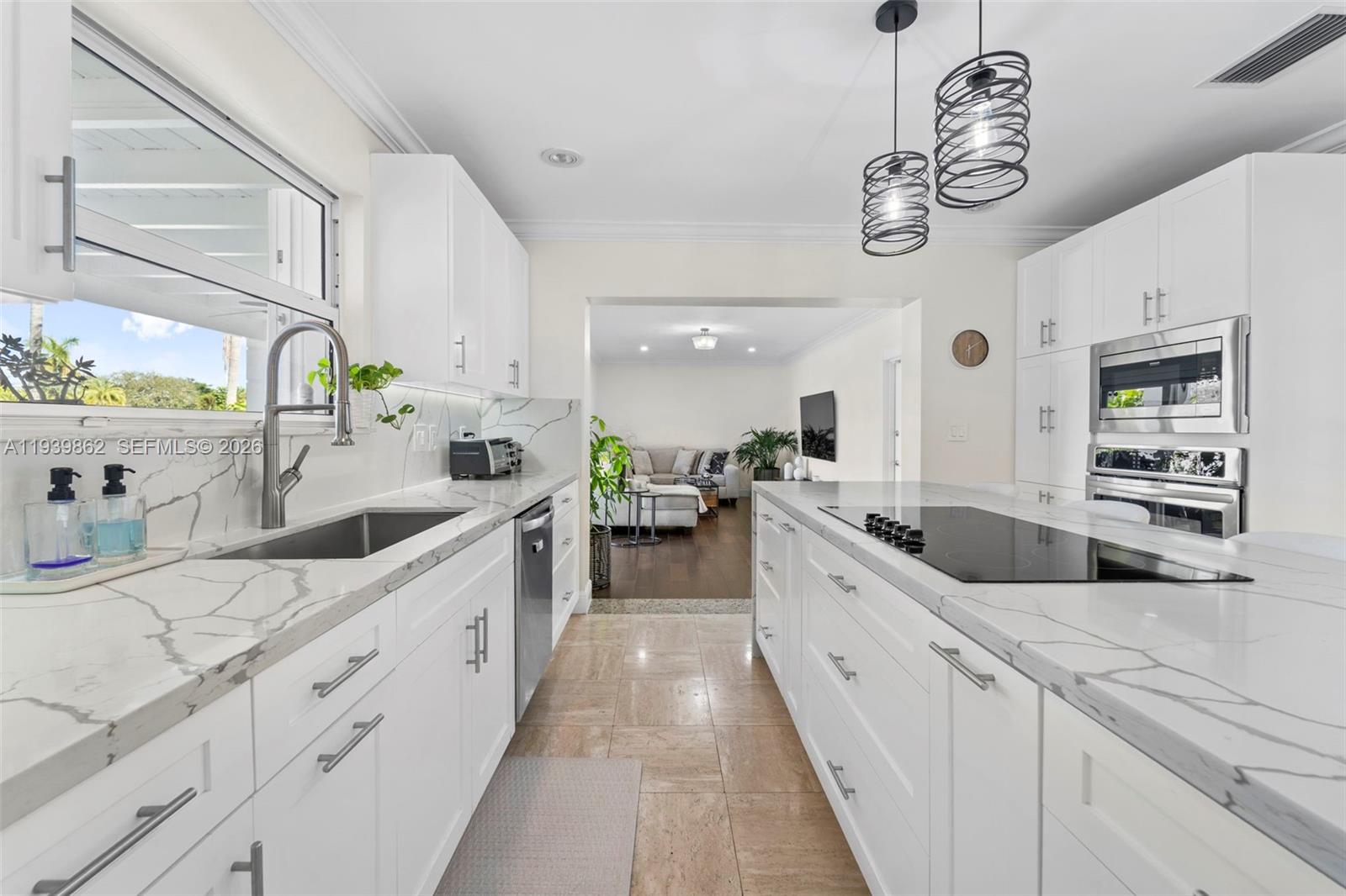 7221 SW 110th Ter Pinecrest, FL 33156