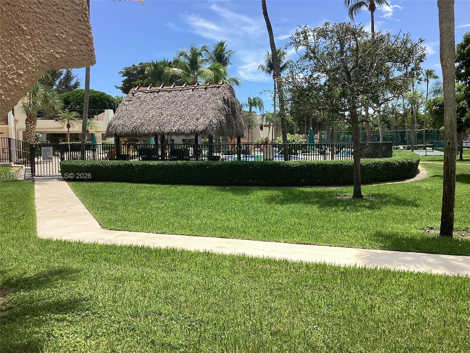 8261 SW 128th St #202 Pinecrest, FL 33156