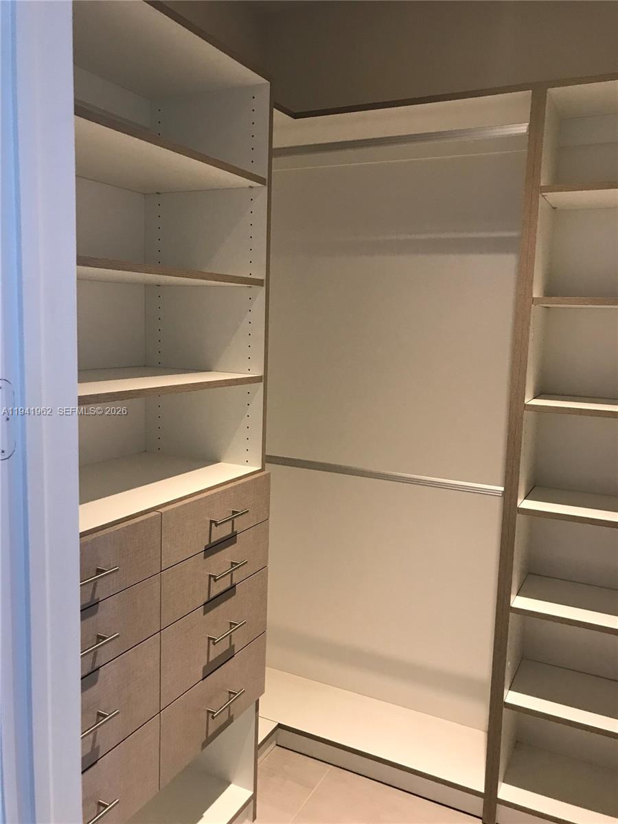 image Brickell Ten Condo25